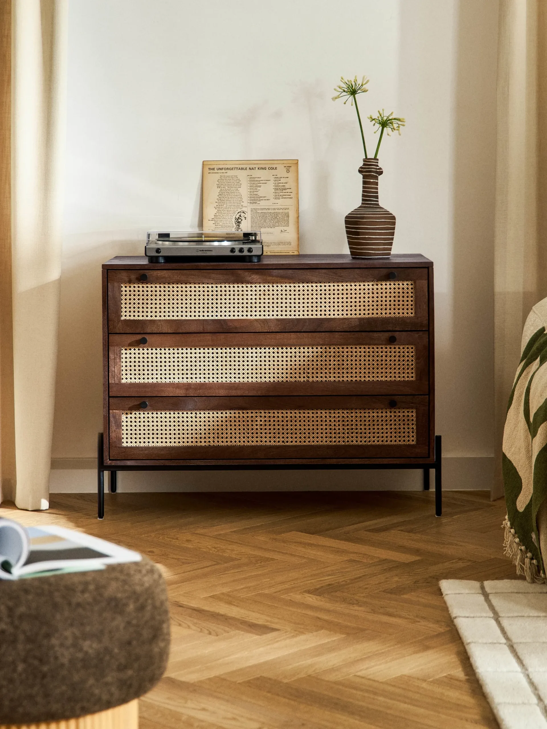 Cassettiera con intreccio viennese Vienna