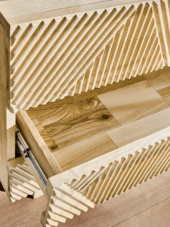 Cassettiera in legno di frassino Louis