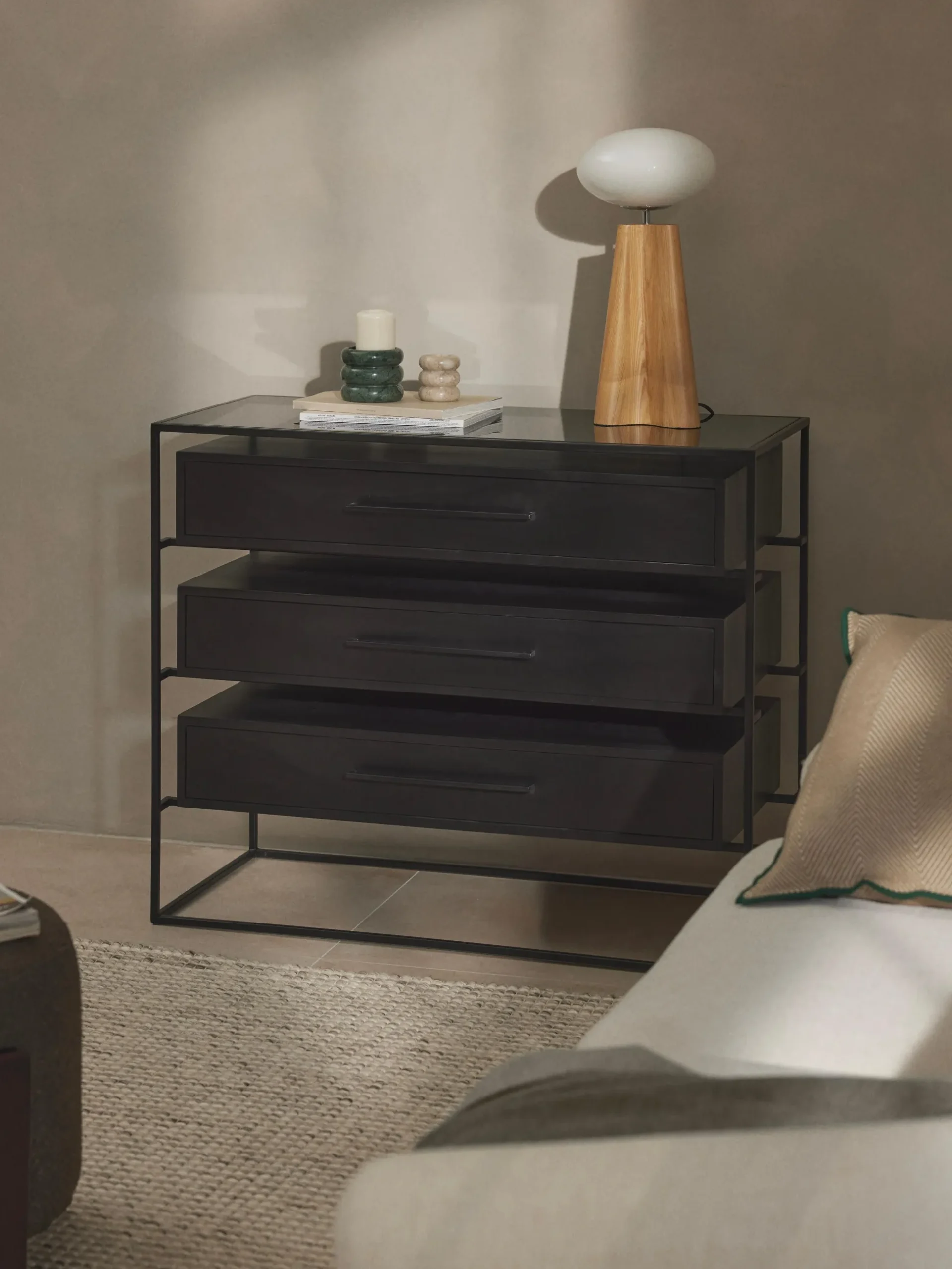 Cassettiera in legno di mango Lyle