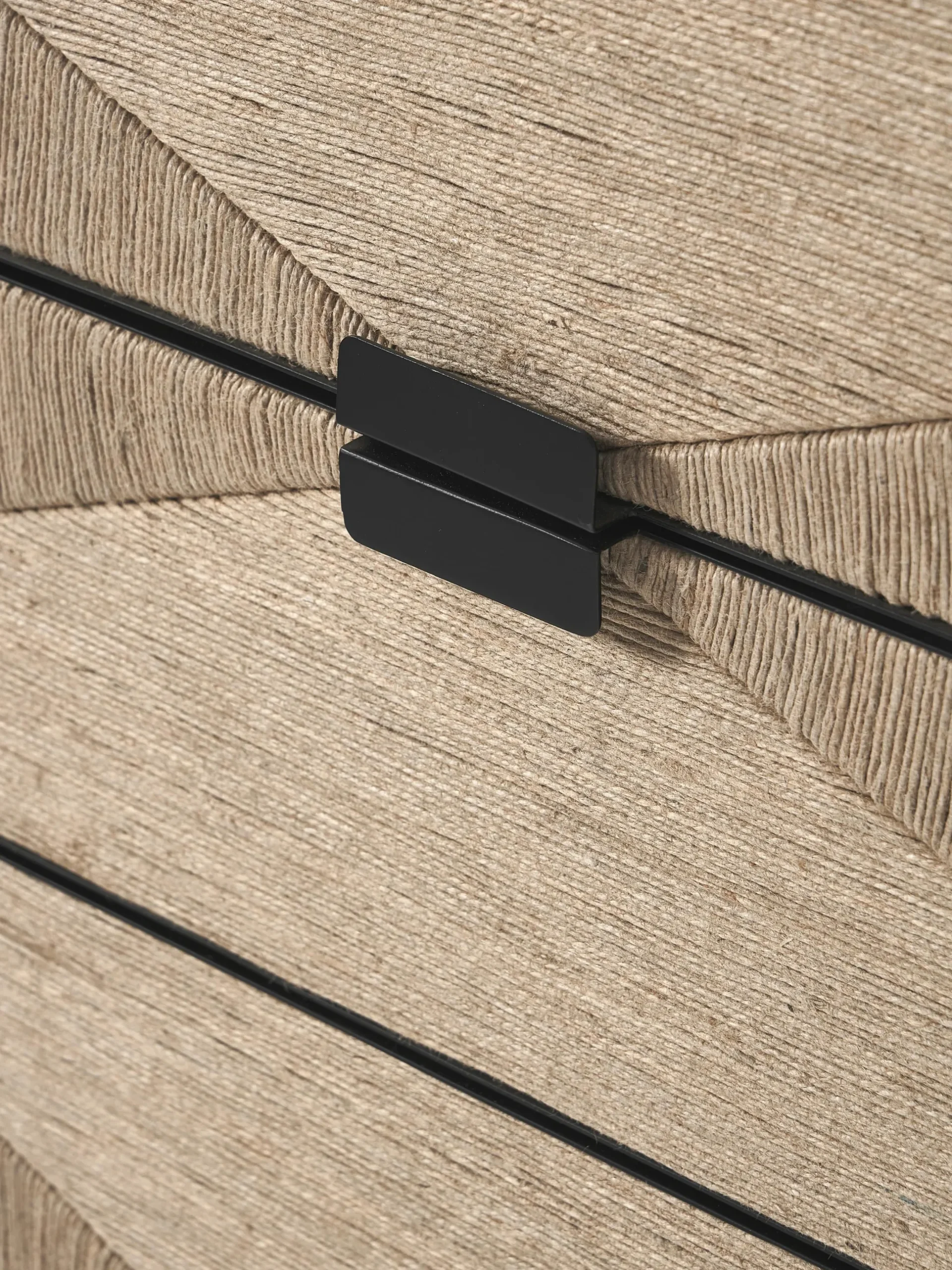 Cassettiera in legno di mango June