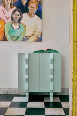 Cassettiera in legno Sungkai Forma