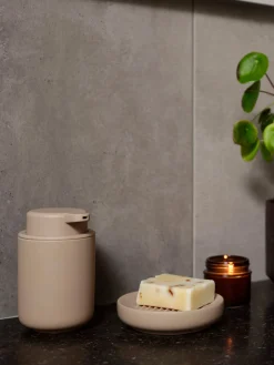 Dispenser sapone con superficie soft-touch Ume