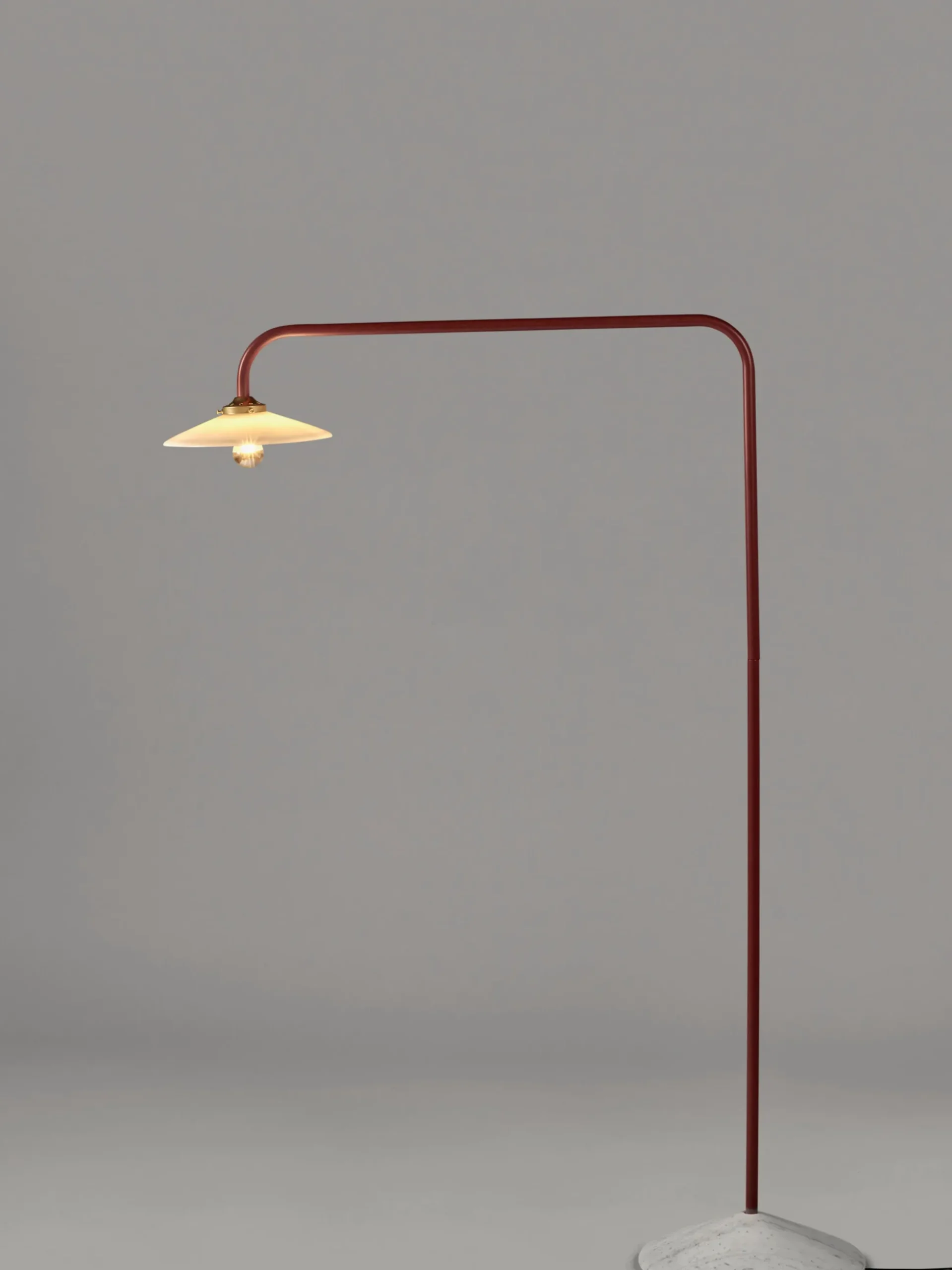 Lampada ad arco fatta a mano con base in marmo Moou