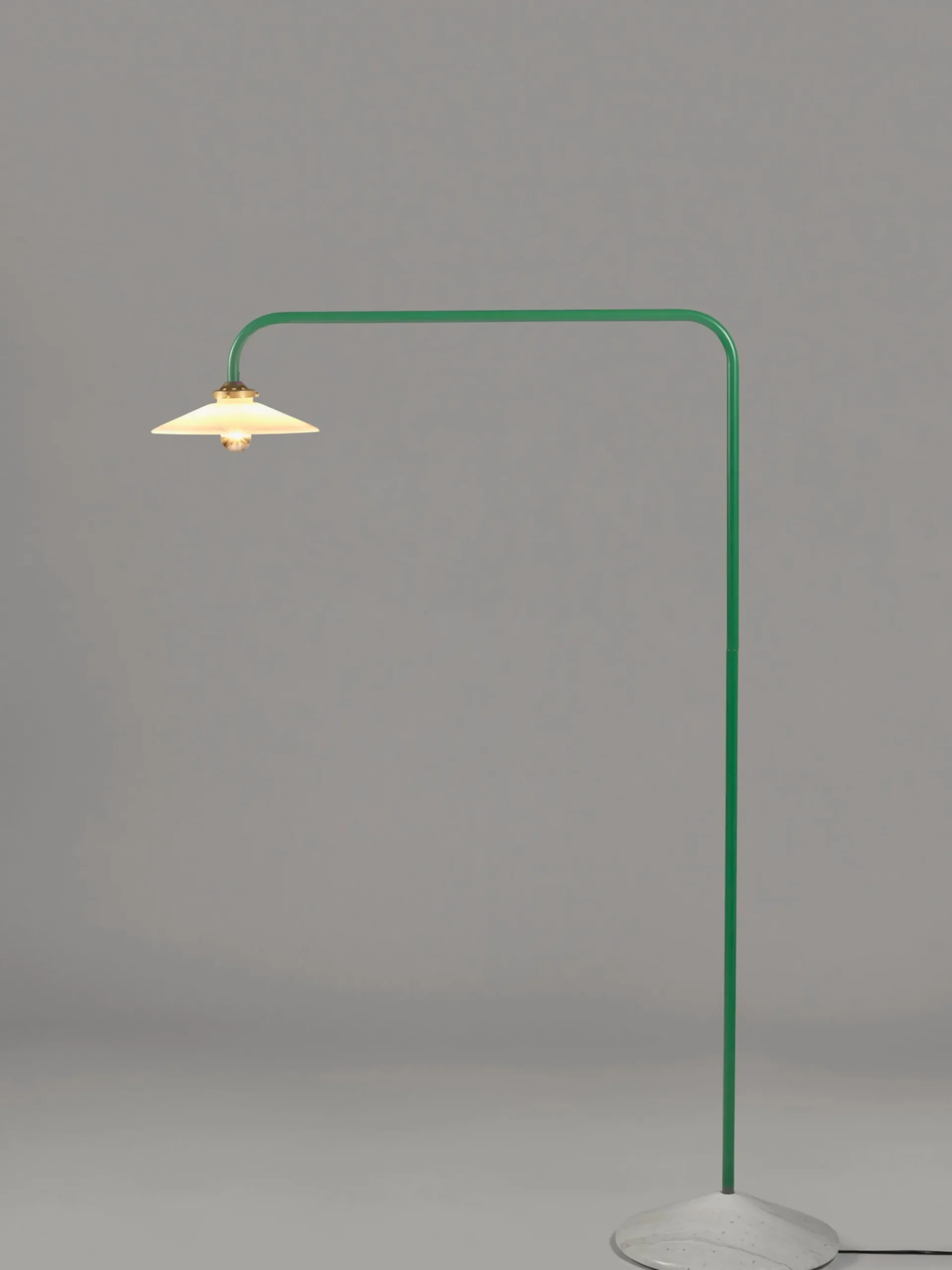 Lampada ad arco fatta a mano con base in marmo Moou