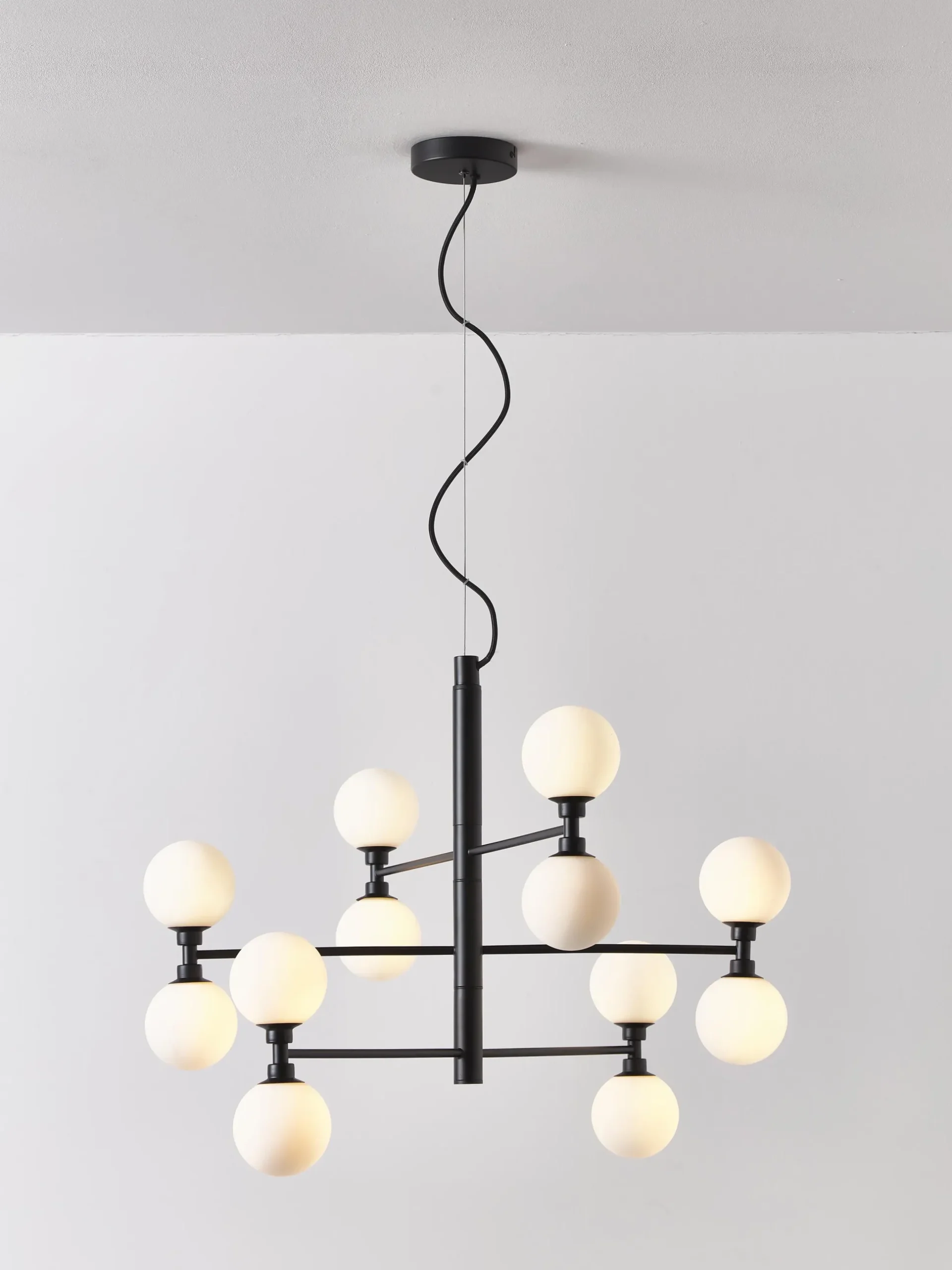 Lampada a sospensione grande con sfere in vetro opale Grover