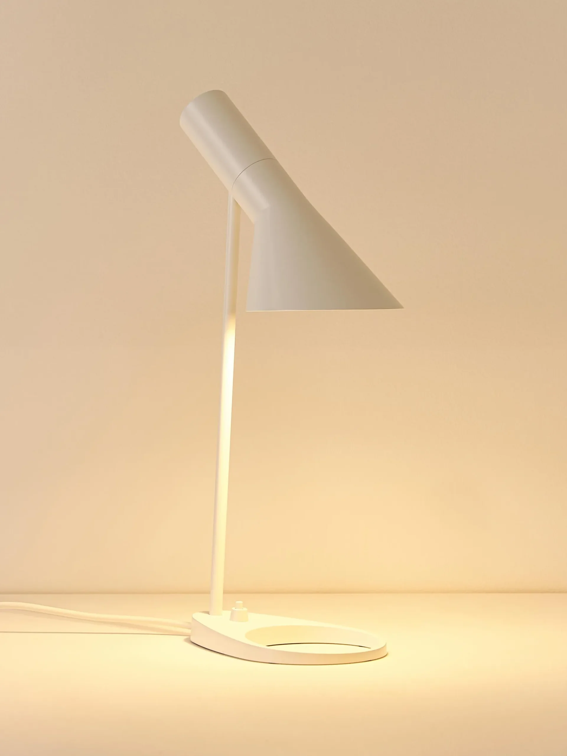 Lampada da scrivania AJ, varie misure