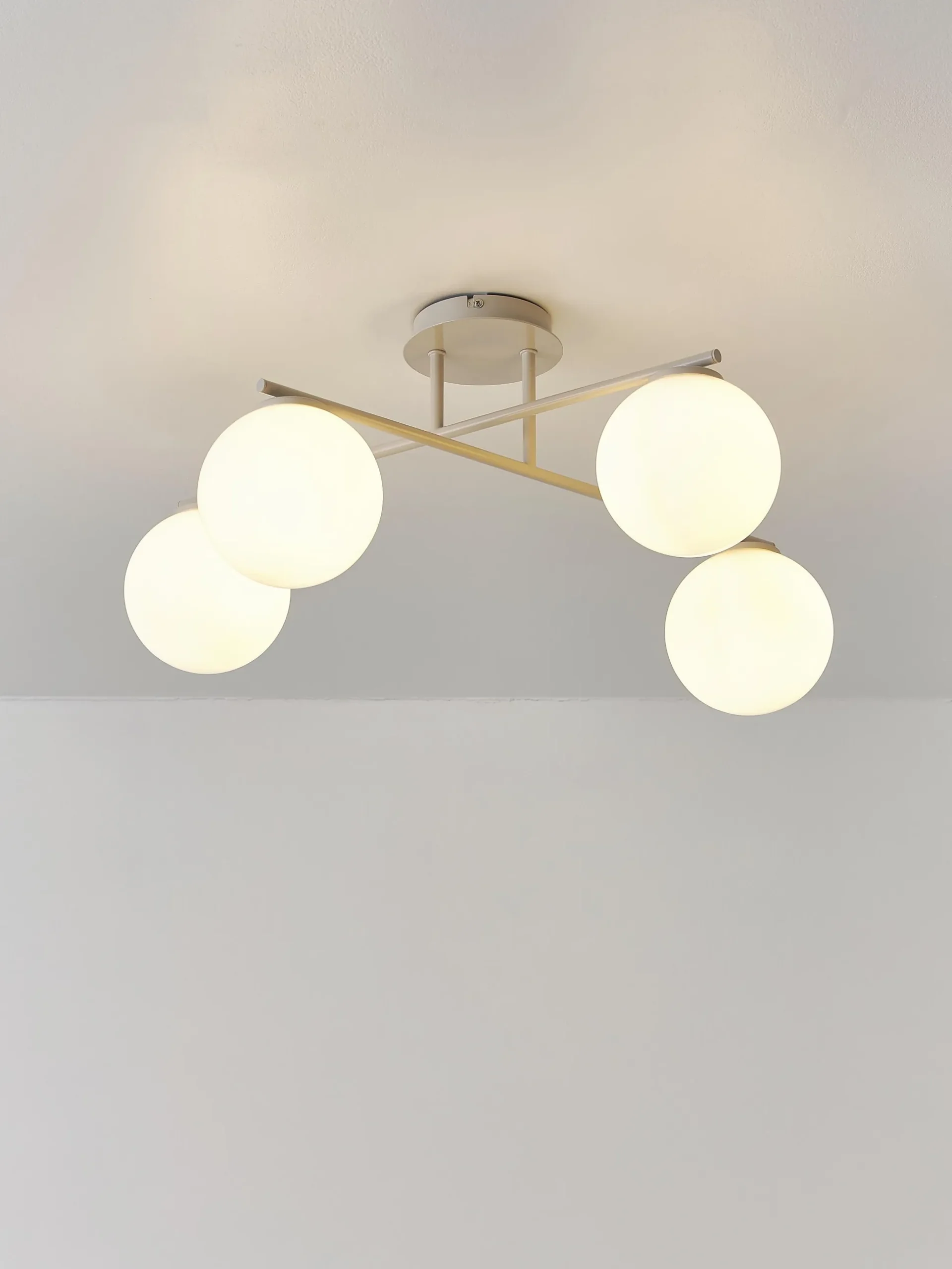 Lampada da soffitto in vetro opale Atlanta