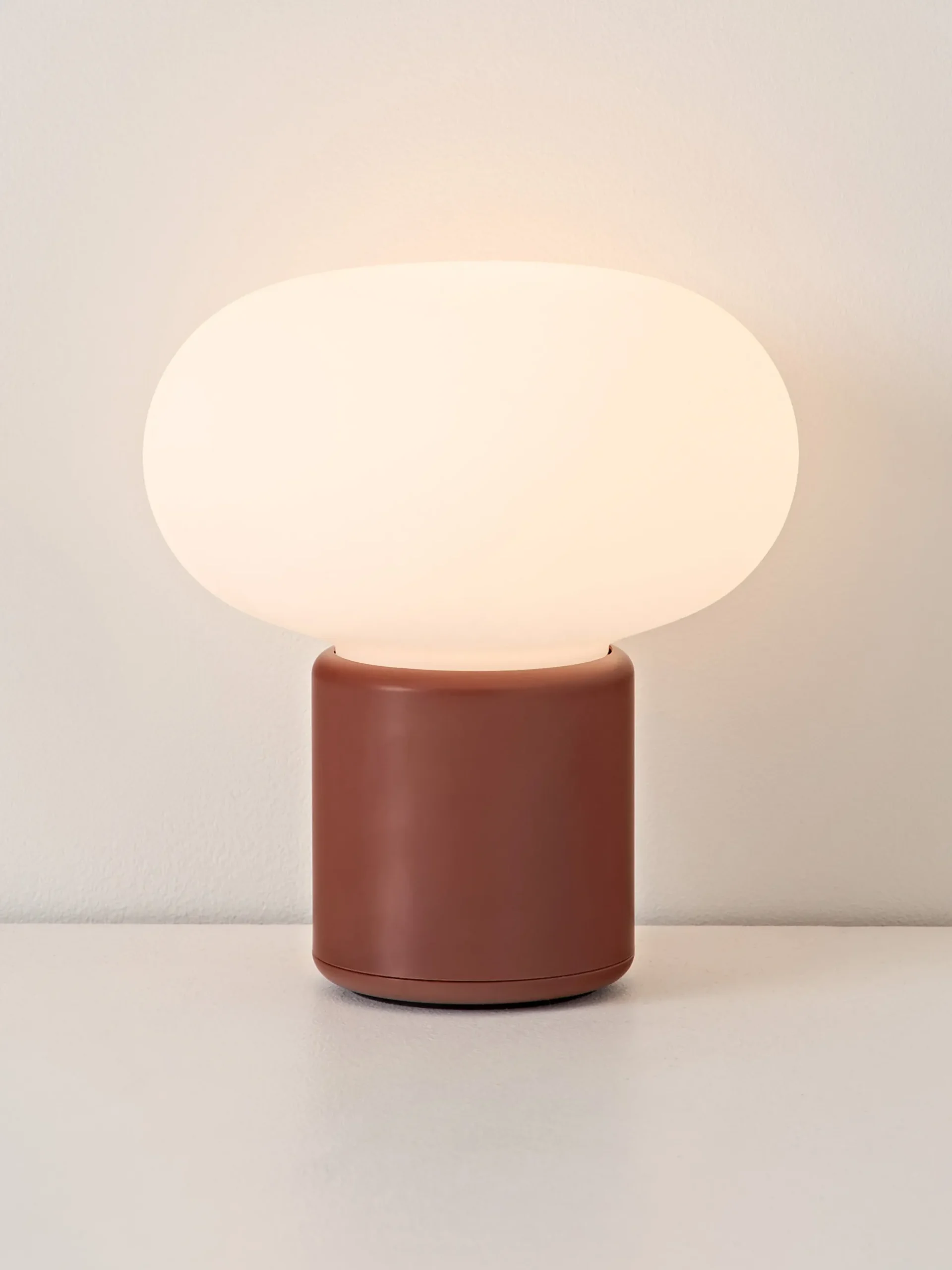 Lampada da tavolo piccola portatile Karl-Johan, luce regolabile