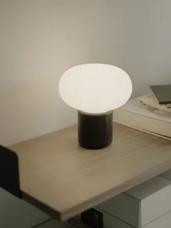 Lampada da tavolo piccola portatile Karl-Johan, luce regolabile
