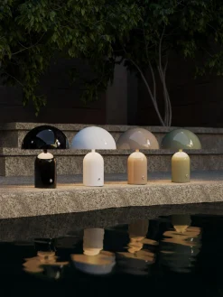 Lampada da tavolo piccola portatile a LED con luce regolabile Walter