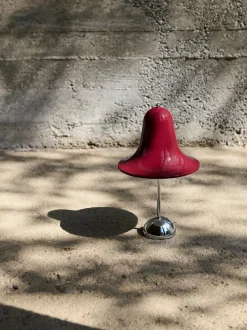Lampada da tavolo piccola portatile a LED con luce regolabile Pantop, Design Verner Panton