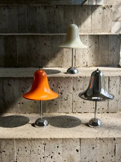 Lampada da tavolo piccola portatile a LED con luce regolabile Pantop, Design Verner Panton