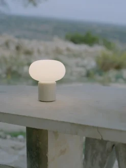 Lampada da tavolo piccola portatile Karl-Johan, luce regolabile