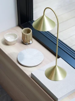 Lampada da tavolo portatile da esterno a LED con luce regolabile Grasp