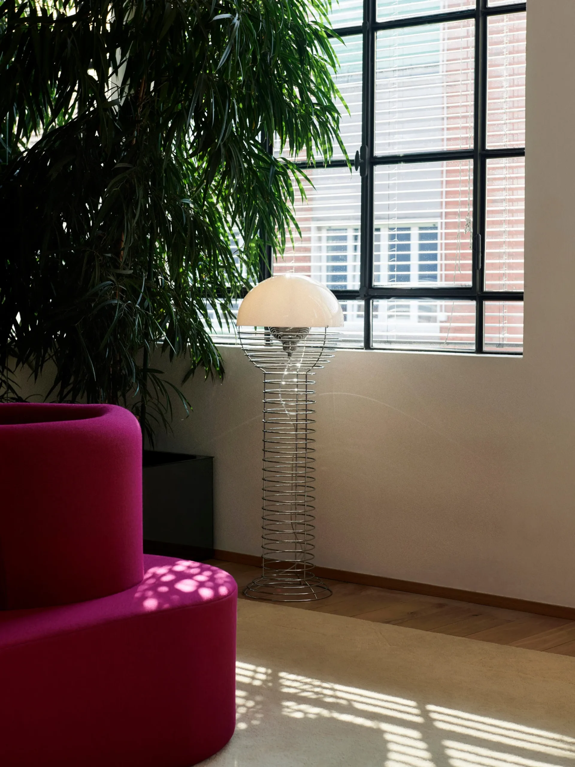 Lampada da terra piccola Wire, Design Verner Panton