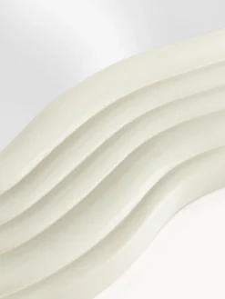 Specchio a figura intera con cornice ondulata Cosimo