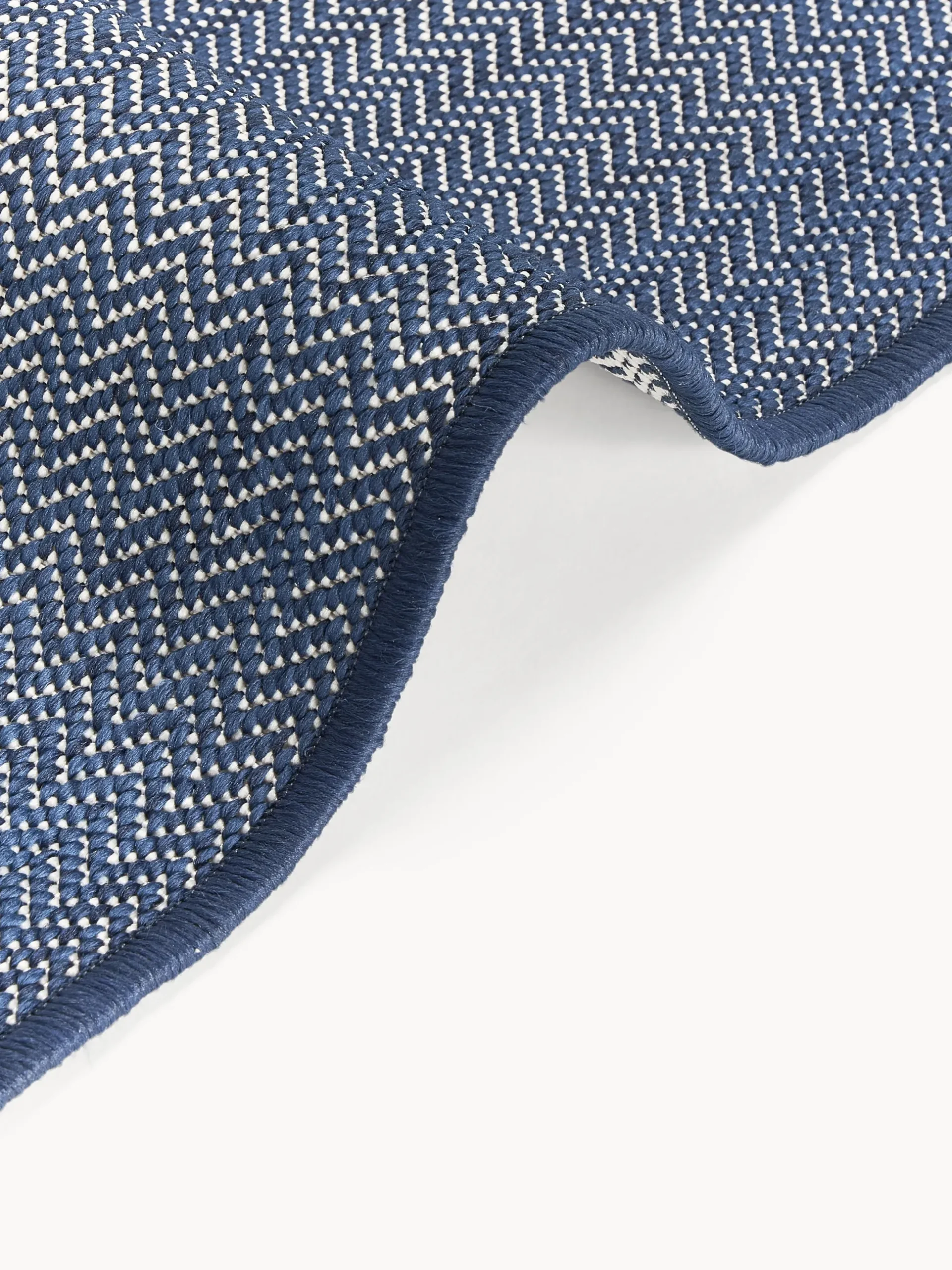 Tappeto da esterno reversibile con motivo zigzag Cort