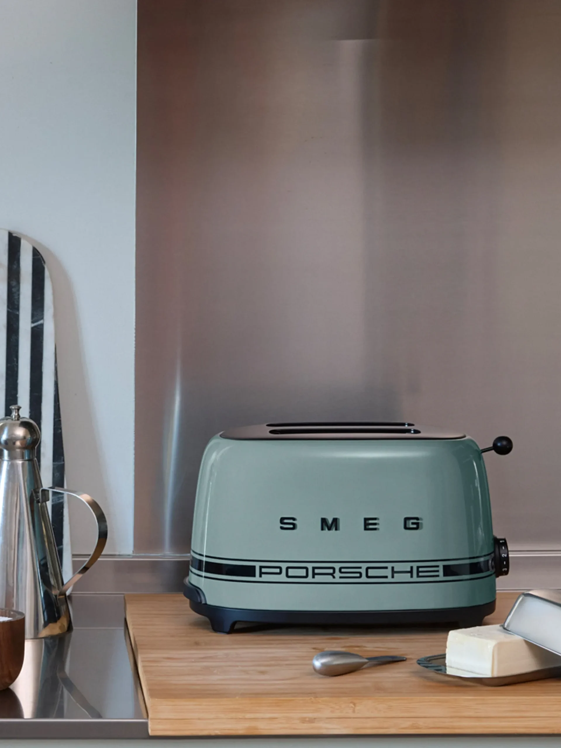 Tostapane compatto Porsche x Smeg